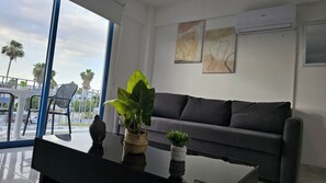 TV - STAY Chrisoula Beach Garden (Voroklini)