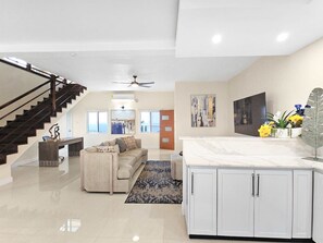 Interior - Hospitality Expert BTS 1: Pool, Beach & Chef (Montego Bay)
