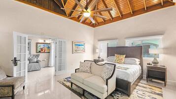 2 camere, una scrivania, ferro/asse da stiro, culla da viaggio