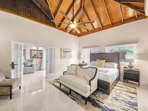 2 habitaciones, escritorio y tabla de planchar con plancha 