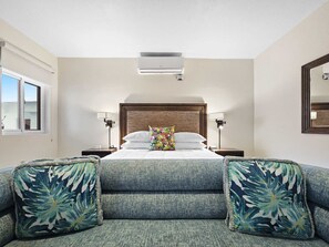 1 bedroom, desk, iron/ironing board, travel cot - Hospitality Expert BTS 3: Pool, Beach & Bar (Montego Bay)
