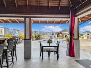 Outdoor dining - Hospitality Expert BTS 4: Pool, Beach & Bar (Montego Bay)