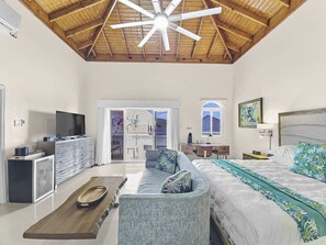 1 Schlafzimmer, Schreibtisch, Bügeleisen/Bügelbrett, Reisekinderbett