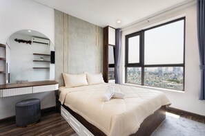 Premier Suite, Multiple Beds, Club lounge access, Pool View | Frette Italian sheets, premium bedding, down duvets, Select Comfort beds - Republic Tan Son Nhat Airport Luxury (Ho Chi Minh City)