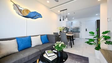 Royal Suite, 1 Bedroom, Connecting Rooms, City View | Room amenity