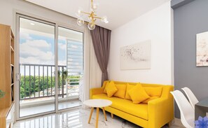 Suite – president, 2 soverom, Club Lounge-tilgang, bassengutsikt | Italienske Frette-laken, sengetøy av topp kvalitet og dundyner