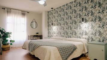 3 bedrooms, iron/ironing board, WiFi, bed sheets
