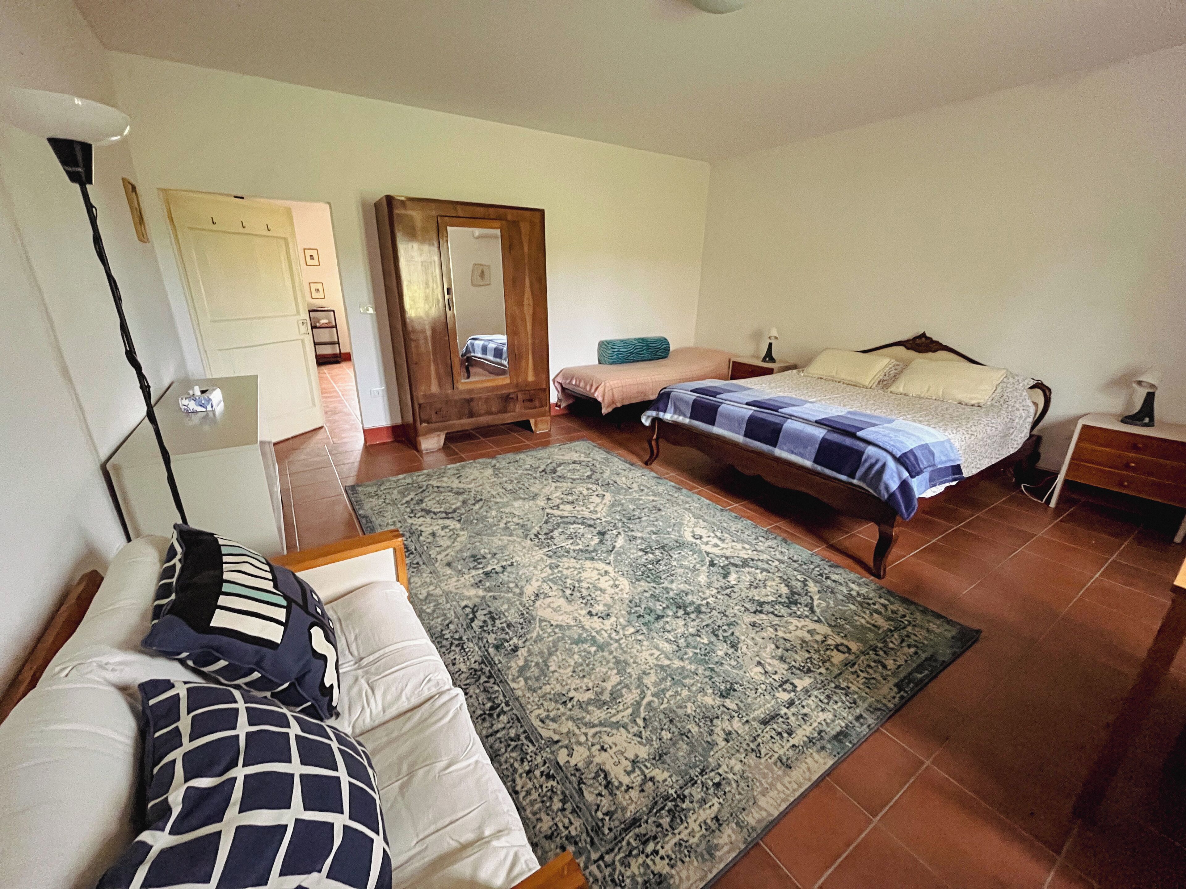 2 chambres, fer et planche à repasser, Wi-Fi, draps fournis