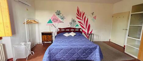 2 sovrum, strykjärn/strykbräda, wi-fi och sängkläder