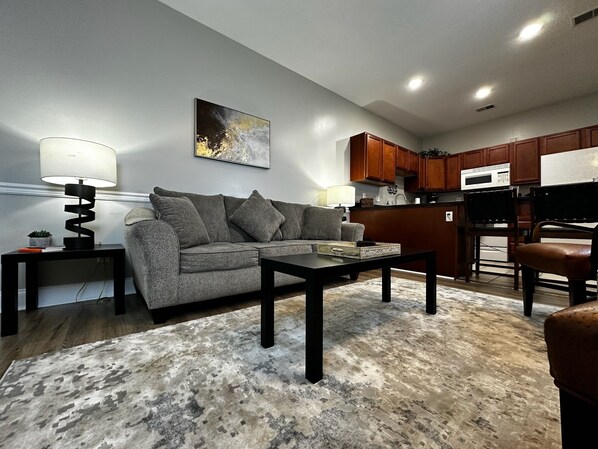 スマートテレビ、書斎 / ワークスペース、PC モニター