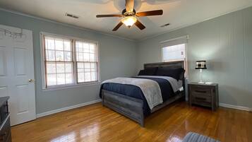 4 bedrooms, iron/ironing board