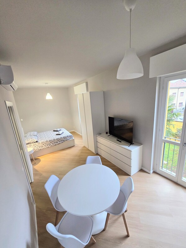 40-inch LCD TV with cable channels