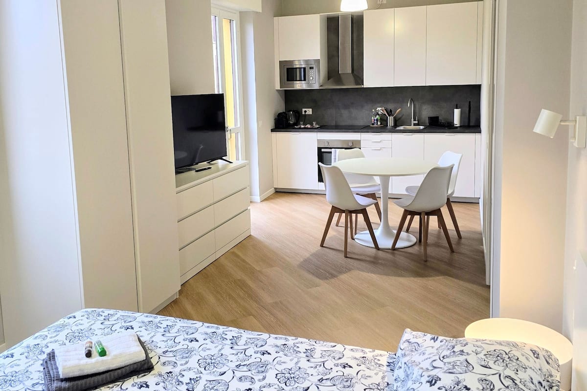 Télévision LCD de 40 pouces avec chaînes par câble