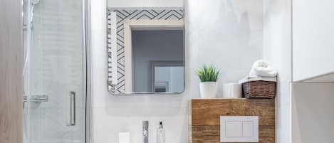 Apartment, 1 Bedroom | Bathroom