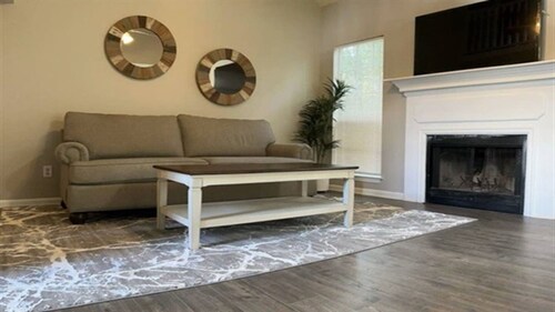 Stockbridge Modern Home w/ Master on Main