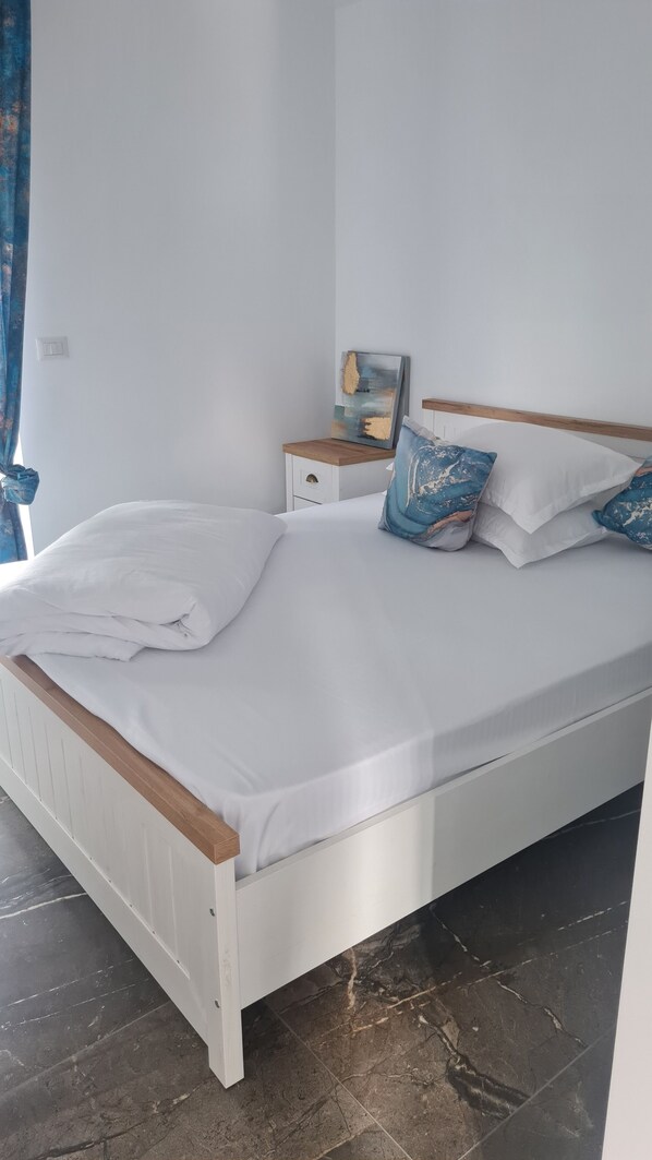 2 bedrooms, WiFi, bed sheets