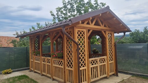 Charming 2-bedroom house in lovely Dărmănești with WiFi