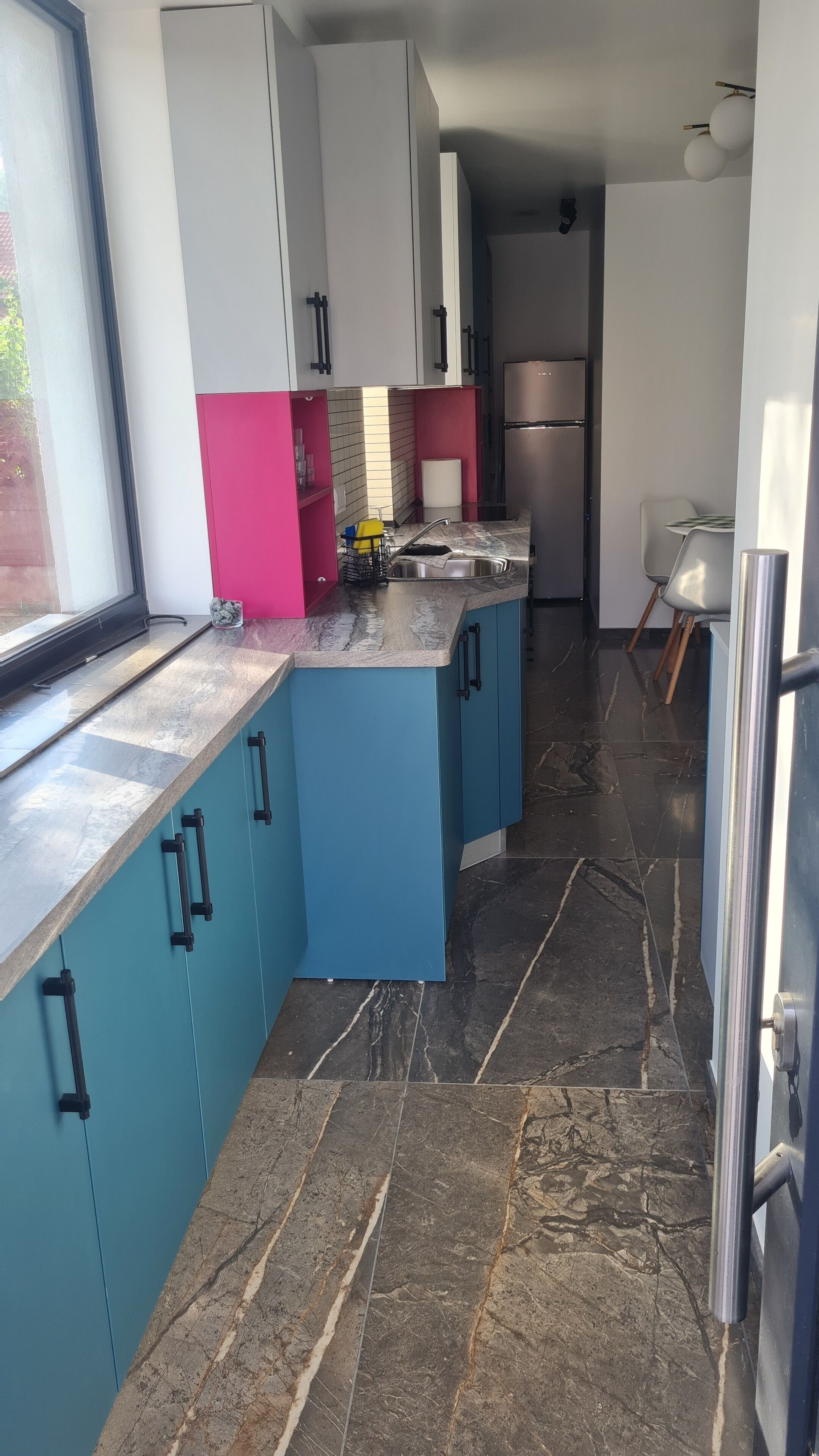 Frigorífic, forn, placa de cuina i rentaplats 