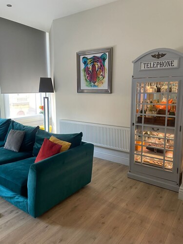 Queen Street Quayside Apartment: NE1 Grade 2 Listed