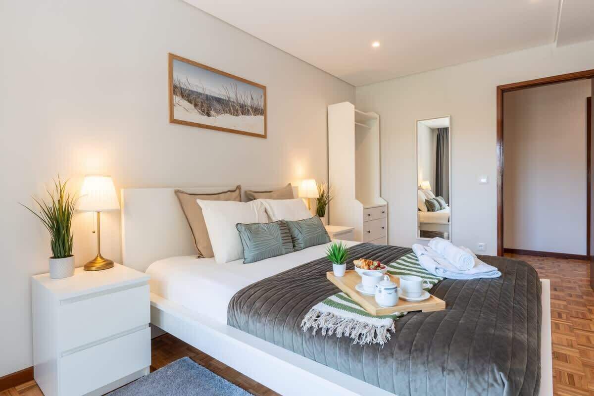 3 chambres, fer et planche à repasser, lit parapluie, Wi-Fi