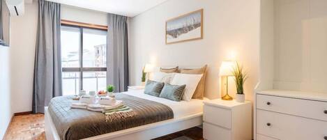 3 chambres, fer et planche à repasser, lit de bébé portatif, Wi-Fi