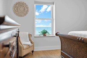 2 bedrooms, iron/ironing board, WiFi, bed sheets - Oceanfront condo w/ pool & beach access (Satellite Beach)