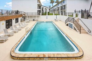 Pool - Remodeled Oceanfront 2 Bedroom condo Dog Friendly (Satellite Beach)