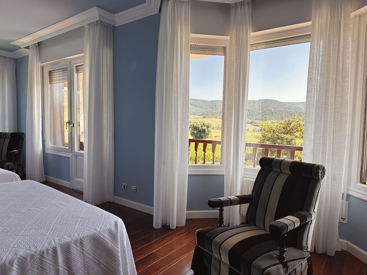 4 chambres, fer et planche à repasser, Wi-Fi gratuit, draps fournis