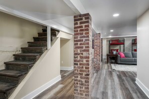 Interior - Run Forest Run! 2.5 miles to UA! (Tuscaloosa)