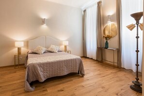 2 Schlafzimmer, Schreibtisch, Bügeleisen/Bügelbrett, kostenloses WLAN