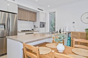 Fridge, microwave, oven, stovetop - Seaside Stay | 3BR | Fire Pit | opposite Cafe | Sleeps 8 | dog friendly | beach (Halls Head)