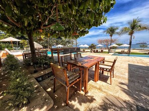 Outdoor dining - Pacifico L202 - Ground Floor 2 Bedroom Walkout (Playas del Coco)