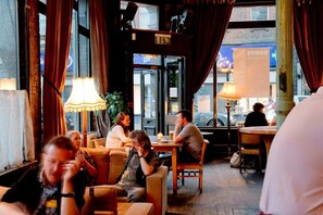 Restaurant - The Red Lion (London)