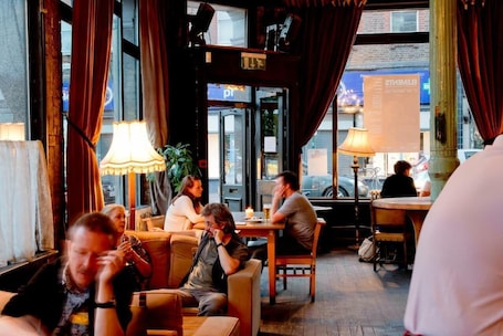 Restaurante. The Red Lion