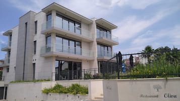 Πρόσοψη καταλύματος