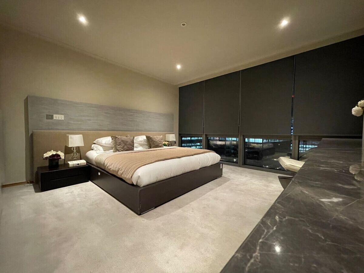 3 makuuhuonetta, työpöytä, silitysrauta/-lauta, Wi-Fi