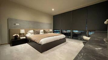 3 bedrooms, desk, iron/ironing board, WiFi