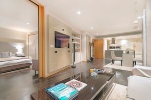 3 slaapkamers, een bureau, een strijkplank/strijkijzer, wifi