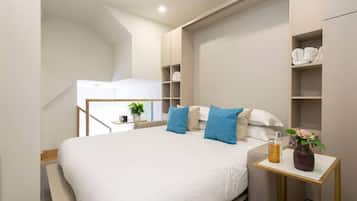 Desk, iron/ironing board, WiFi, bed sheets