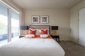 1 habitación, escritorio, tabla de planchar con plancha y wifi 