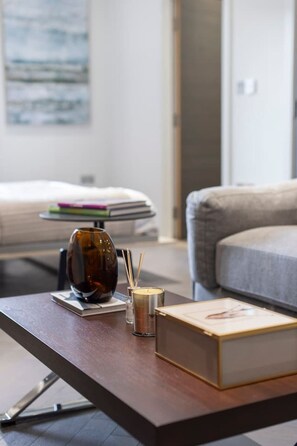 Desk, iron/ironing board, WiFi, bed sheets
