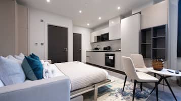 办公桌、熨斗/熨衣板、WiFi、床单