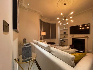 TV, fireplace