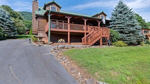 Exterior - Elk Ridge Inn - Cozy 2 BR, 2BA Log Home (Maggie Valley)