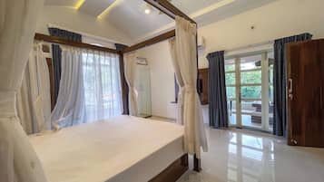 Deluxe Villa, Garden View | 3 bedrooms, laptop workspace, free WiFi