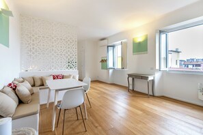 Living area - Alessia's Flat - Sarpi 5 (Milan)