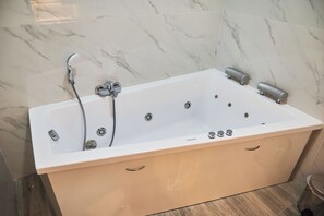 Hårføner, håndklær, såpe og sjampo