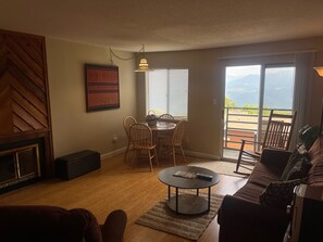 Fireplace - Free Ticket to Dollywood, Anakeesta, and Other Area Attractions! (Gatlinburg)