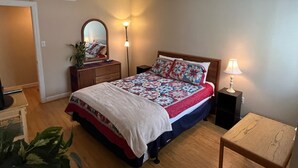2 bedrooms, iron/ironing board, Internet, bed sheets - Free Ticket to Dollywood, Anakeesta, and Other Area Attractions! (Gatlinburg)