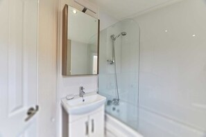 House | 2 bedrooms - Host Stay Butterfly Lodge (Morpeth)